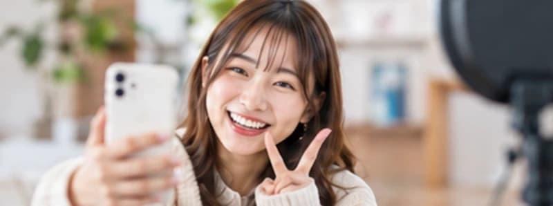 SNS動画のイメージ：スマートフォンで撮影する場面